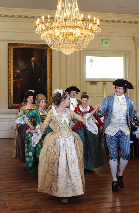 Colonial Christmas Lunch and Tour